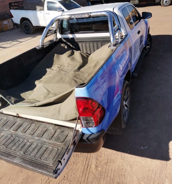 Extra cab (extended cab)